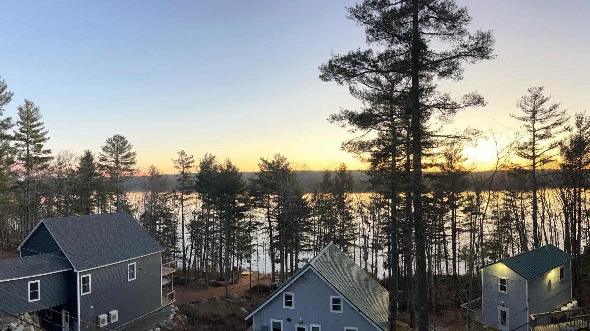 Rocky Haven: Tranquil Lakeside Cottage Near Acadia Orland Exterior photo