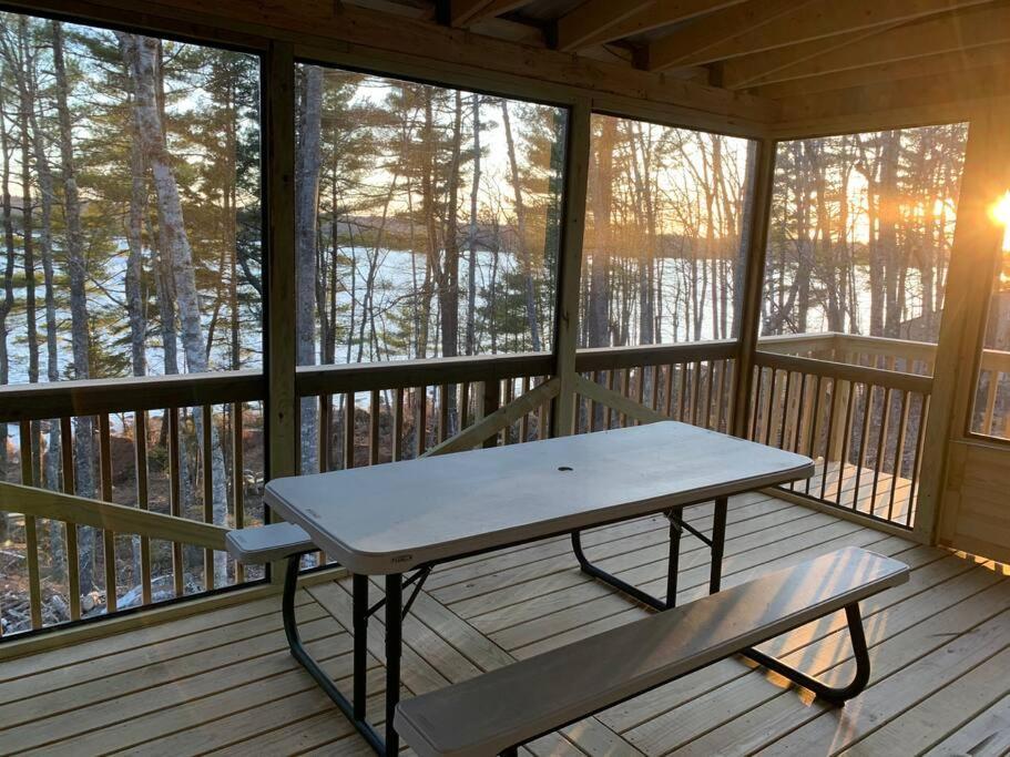 Rocky Haven: Tranquil Lakeside Cottage Near Acadia Orland Exterior photo