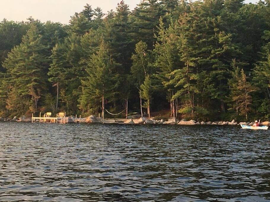 Rocky Haven: Tranquil Lakeside Cottage Near Acadia Orland Exterior photo